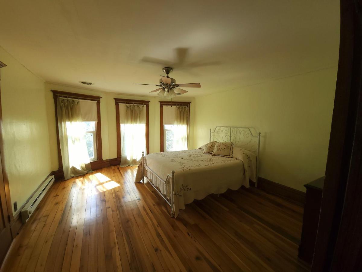 Basecampwv-Durbin. Spacious 4 Bedroom House W/Yard Quarto foto